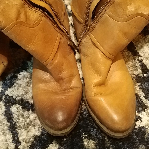 Boots - Picture 4 of 8